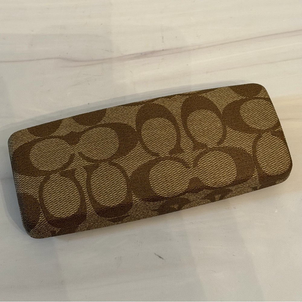 Coach Signature Monogram Hard Clamshell  Glasses Case with lens wipe - NEW - Picture 2 of 5